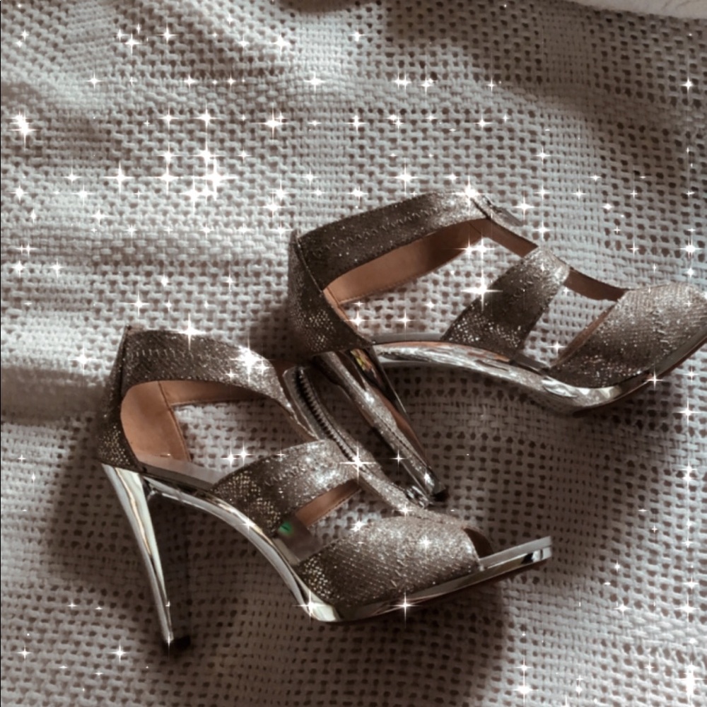 Michael Kors Heels! Barely worn. great condition